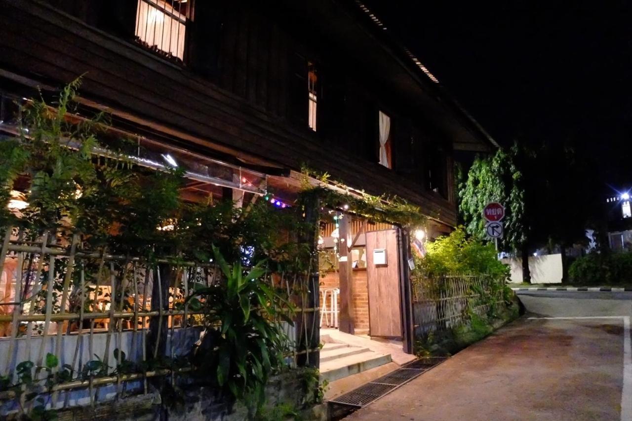 Iamwarin Mini Hostel Warin Chamrap エクステリア 写真